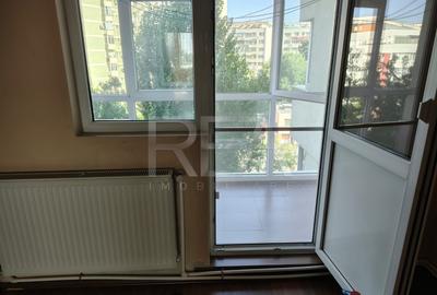 Apartament 3 Camere , Semi-Decomandat , Alexandru Obregia - 5