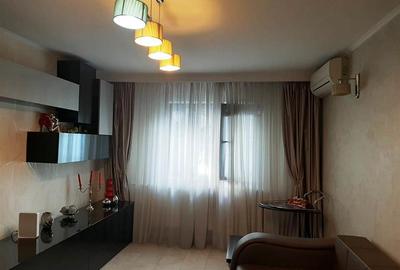 Apartament cu 3 camere decomandat, mobilat în B-dul București