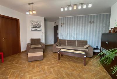 Apartament cu 3 camere semidecomandat, mobilat în Sisești