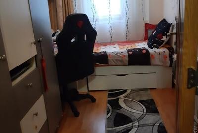 Vând apartament 2 camere Micro 3 ste Narciselor nr 4 - 7