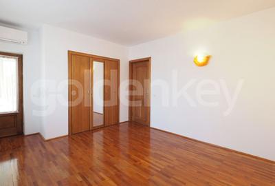 Vila individuala cu 7 camere | piscina | 1000mp teren - 12