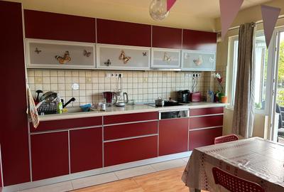 Apartament cu 4 camere decomandat, mobilat în Între Lacuri