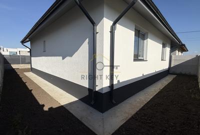 Casa Noua 3 Camere, Placa, STB in zona, Teren 280 mp, Comision 0% - 4