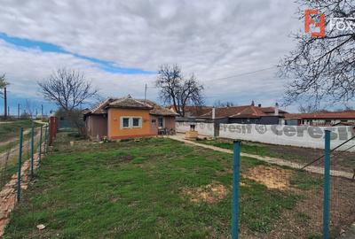 Casa cu 2 camere de vanzare si 403 mp de teren in Ronat - 1