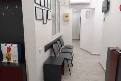 Apartament cu 3 camere decomandat în Victoriei