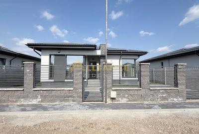 Casa Individuala - 3 camere, 2 bai, pompa de caldura, panouri solare - 1