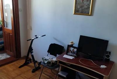 Apartament 3 camere- Zona Sud - etaj 2 - 50 mp  -58000 euro - 4