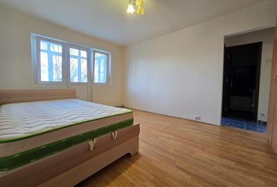 Etaj 2 - Mircea cel Batran, 2 camere, liber - 1