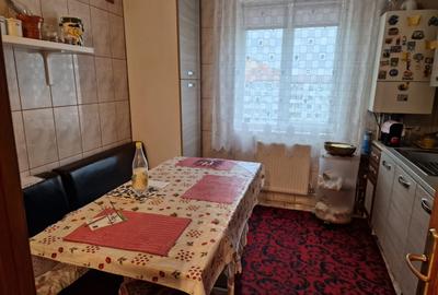 Apartament 3 camere decomandat etaj 4 Piatra Neamt