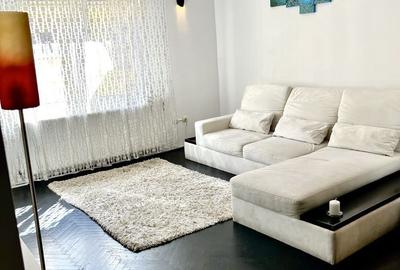 Apartament cu 3 camere nedecomandat, mobilat în Parcul Carol