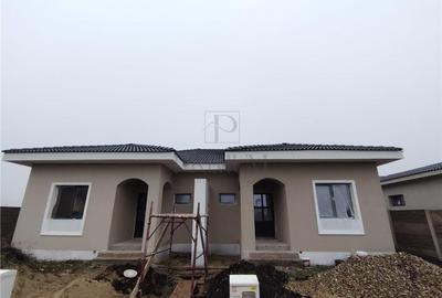 Duplex cu 3 camere în Moșnița Nouă