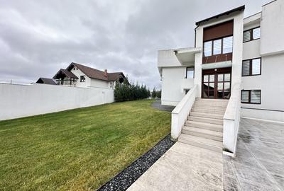 Casa de lux cu 5 camere piscina + sauna + jacuzzi + 2000mp teren Cisnadie - 1