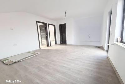 Navodari- casa p+m 4 dormitoare , living , 2 gr sanitare - 3