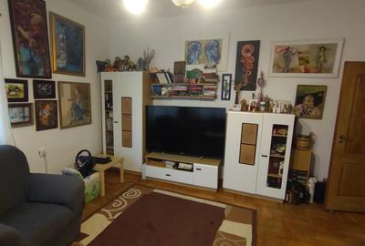 Vand apartament 3 camere in vila, cartierul Dambul Rotund - 2