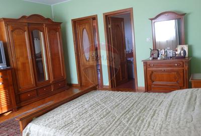 De VANZARE Casa spațioasă S+P+1E+M | Zona STIREX in Galati - 10