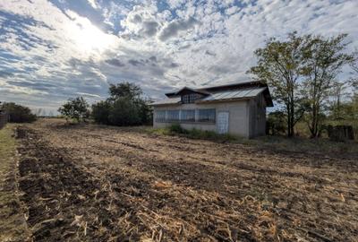 Garbovi casa 76 mp an constr 2000 teren 1187 mp - 1