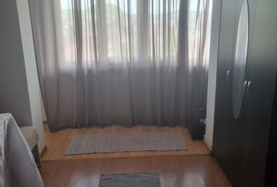 Inchiriez garsoniera in Deva, zona Dorobanti, etaj 4, bloc de 4 etaje, centrala - 1