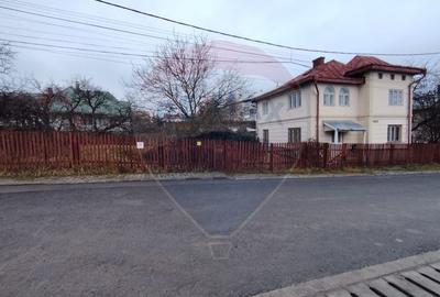 Casa / Vila cu 6 camere de vanzare in zona Central - 1