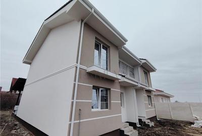 Duplex cu 4 camere în Moșnița Nouă