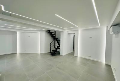 Spațiu comercial -  NOU  - Bd Decebal  / de inchiriat  2500 EUR /luna - 2
