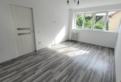 Apartament cu 2 camere semidecomandat, mobilat în Iancului