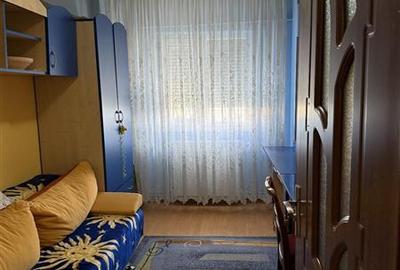 Apartament cu 4 camere zona  9 Mai - 5