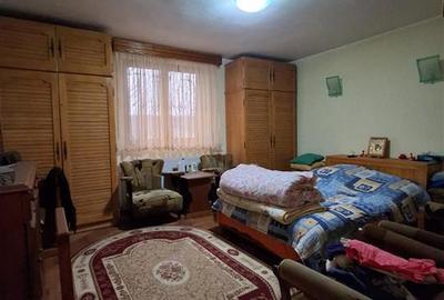 CASA DE VANZARE SATUL CATOLIC CARTIER 6 MARTIE ONESTI - 17