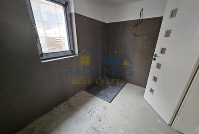 Vila Tătărani - 280 mp utili - 500 mp Teren - 8 Camere + 4 Băi - 20