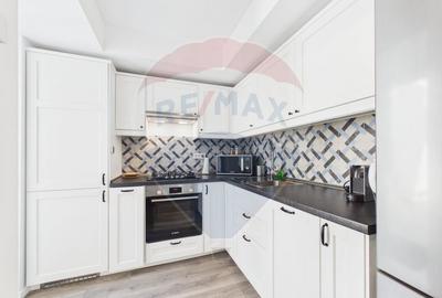Apartament la parter ce are curte proprie ,  2 camere in Bloc nou - 5