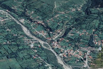 Teren retras panoramic cu panta lina, utilități si copaci mari - 15