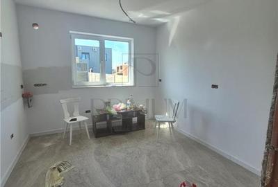 Duplex in spate la Kaufland - 3 dormitoare - bucatarie inchisa - debara - spatii - 9