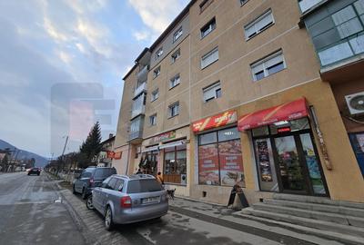 Spatiu Comercial Stradal, Cisnadie pe Magurii, 75 mp + Curte privata