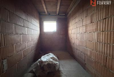 OPORTUNITATE - Casa individuala la rosu, teren de 851 mp in Peciu Nou - 17