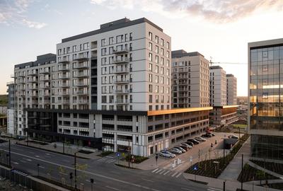 Apartament cu 3 camere decomandat în Podu Roș