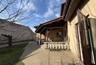 Casă individuală cu 5 camere în Dâmbovița