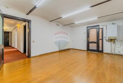 Spațiu de birouri de închiriat – zonă centrală, Str. Castanilor - 27