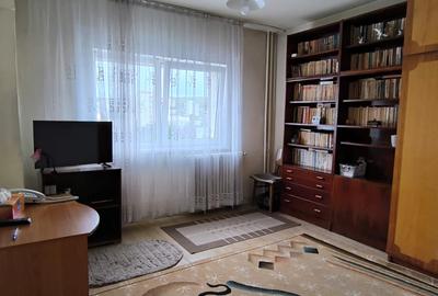 Ap 3 cam decom, mobilat clasic, et. 7/10, zona Piata Flora Manastur - 1