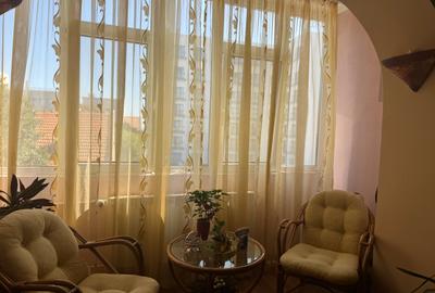 Vând apartament 3 camere zona Ibis-plaja Neversea