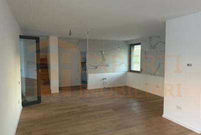 Vila deosebita de vanzare - zona Mamaia Nord pe malul lacului ; COMISION 0% - 4