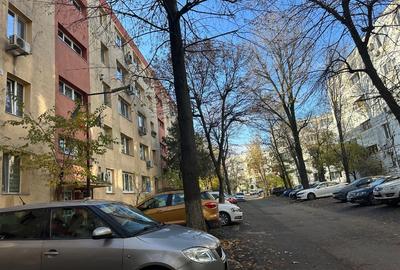 De vanzare Apartament cu 4 camere, decomandat. - 1