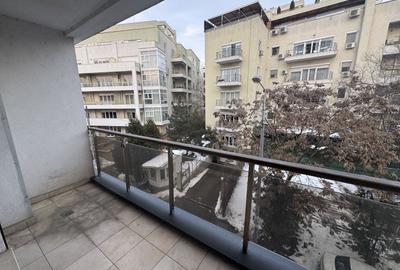Apartament spatios cu vedere la parc, prima linie - 17