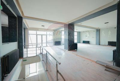 De închiriat – Spațiu comercial 281 mp,  Bulevardul Decebal - 6