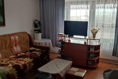 Apartament cu 1 camera ,decomandat , mobilat si renovat recent - 1