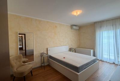 Apartament cu 3 camere decomandat în Sisești
