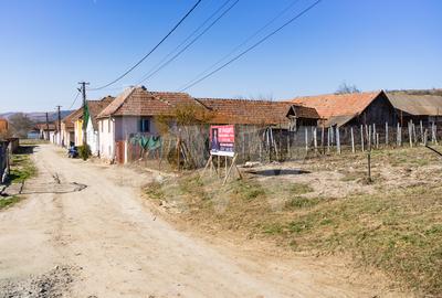 Teren intravilan 1152 mp în Ruși, cu acces la două drumuri și utilități în față - 6
