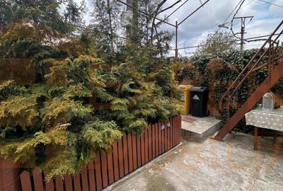 Casa de vanzare, 3 camere,  situata in zona CET - 13