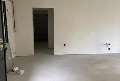Apartament cu 2 camere semidecomandat în Florești