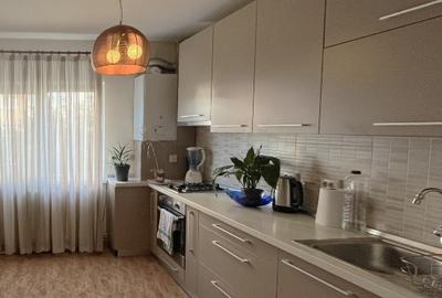 Apartament frumos, 2 camere, Plopilor - 5