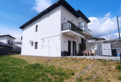 Duplex cu 3 camere în Valea Lupului
