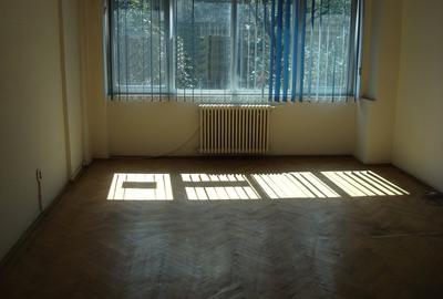 Birou, 96 mp în Universitate - 7